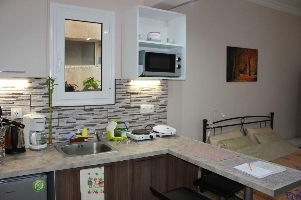 7 Stars Near Metro Apartment Атина Екстериор снимка