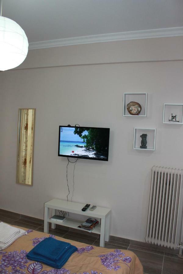 7 Stars Near Metro Apartment Атина Екстериор снимка