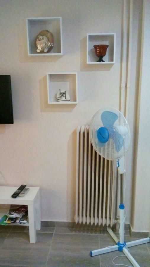 7 Stars Near Metro Apartment Атина Екстериор снимка